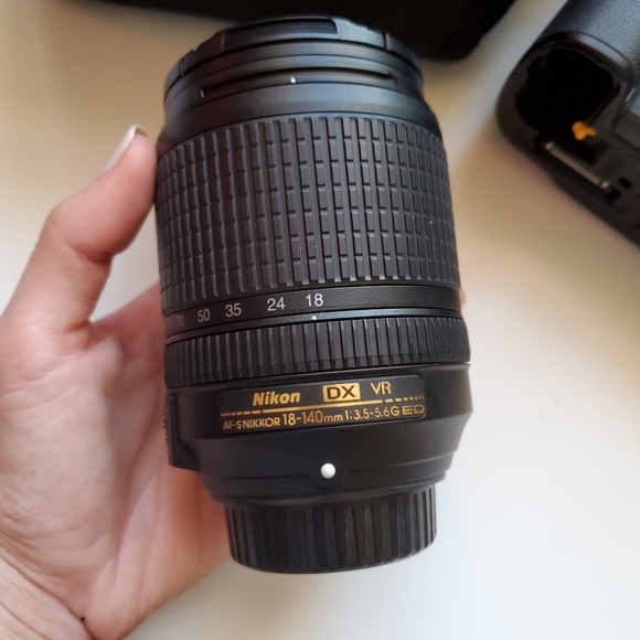 Nikon D7200 Digital Camera - Picture 4 of 10